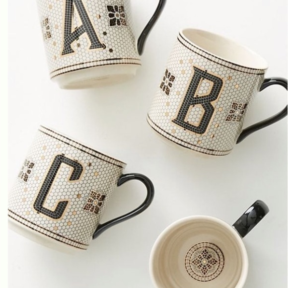 ❌SOLD❌ Tiled Margot Monogram Mug “L” - Picture 2 of 3
